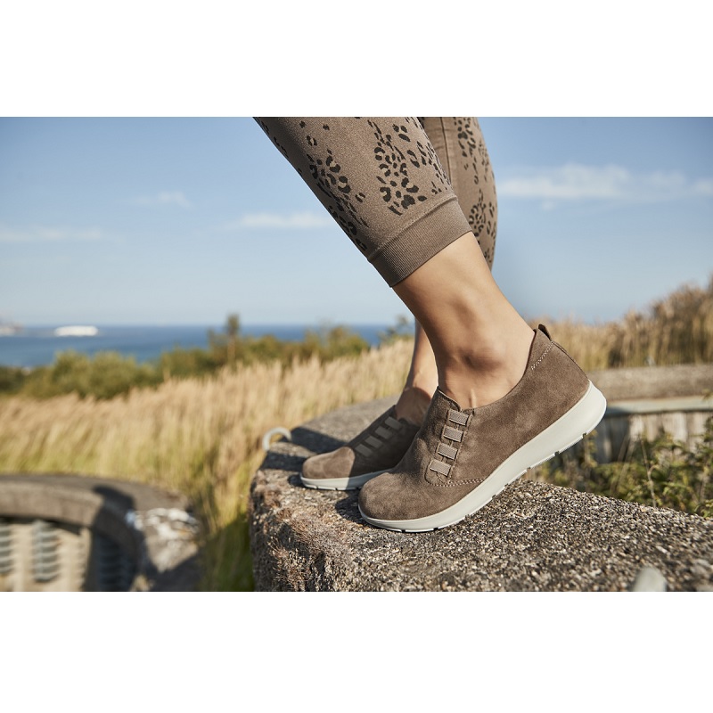 New Feet Loafers Sand Mocka miljöbild