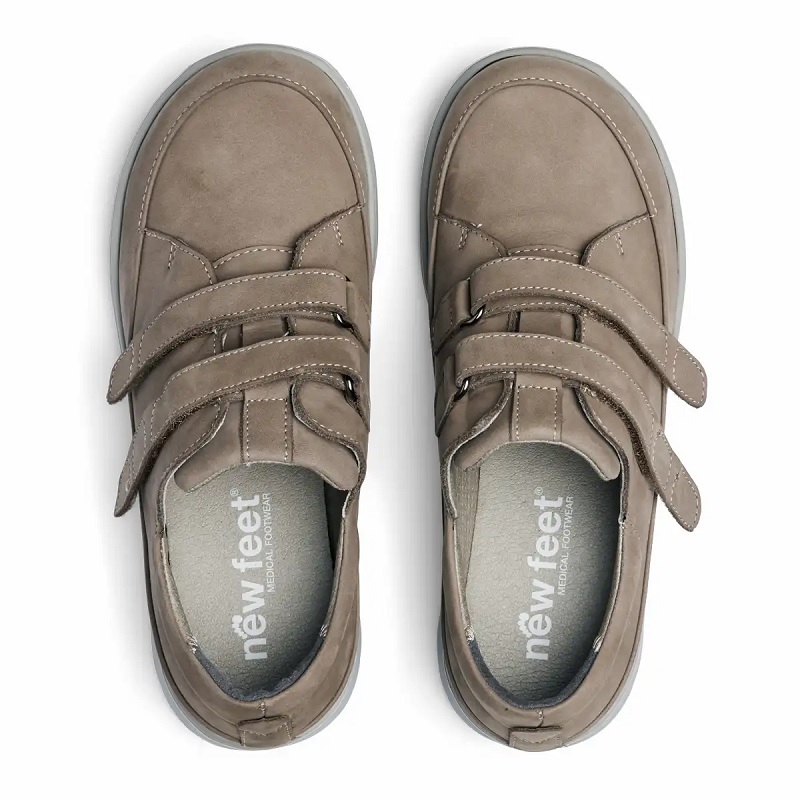 New Feet Lågskor Beige med kardborreband ovanifrån