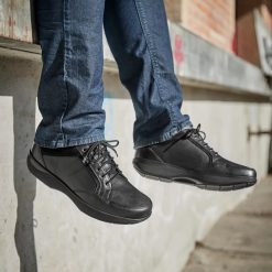 New Feet Snörskor Svart med stretch miljöbild