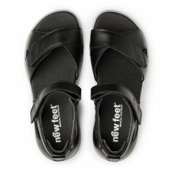 New Feet Sandal Svart med kardborreband och hälkappa ovanifrån