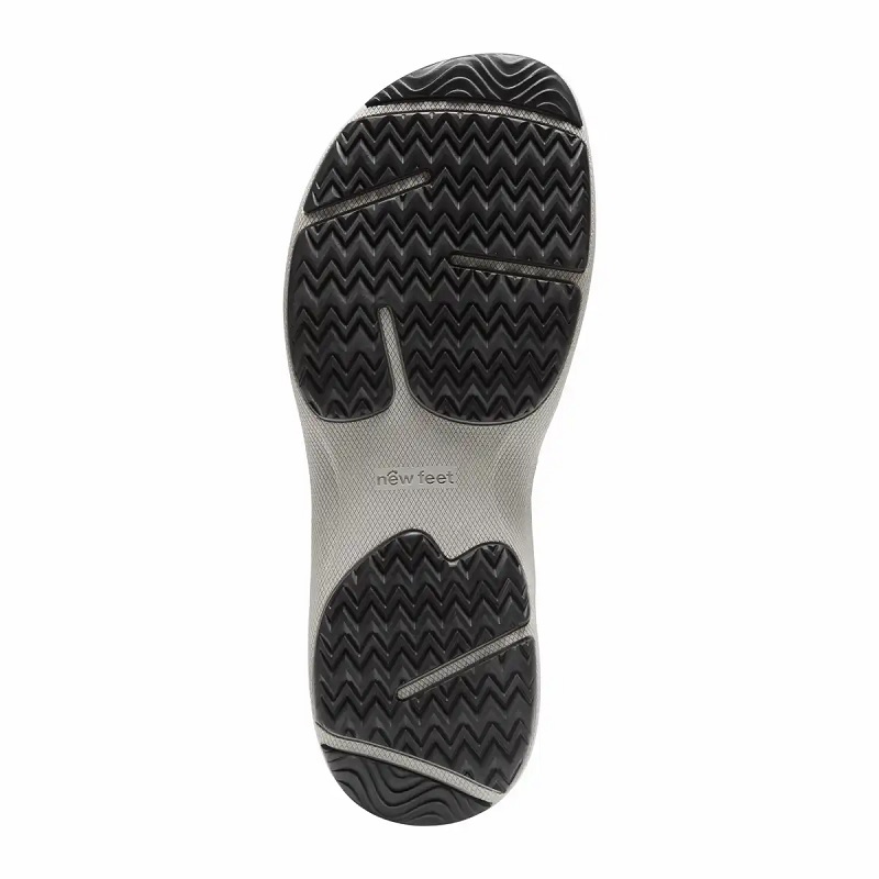 New Feet Sandal Svart med kardborreband och hälkappa underifrån