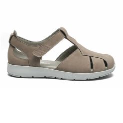 New Feet Sandaler Beige med hälkappa från sidan