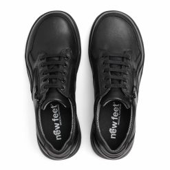 New Feet Sneakers Svart med snörning från sidan New Feet Sneakers Svart med snörning & dragkedja New Feet Sportig Sneaker Svart med snörning & dragkedja ovanifrån
