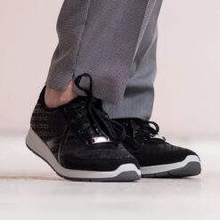 Varomed Kioto Sneakers Svarta miljöbild